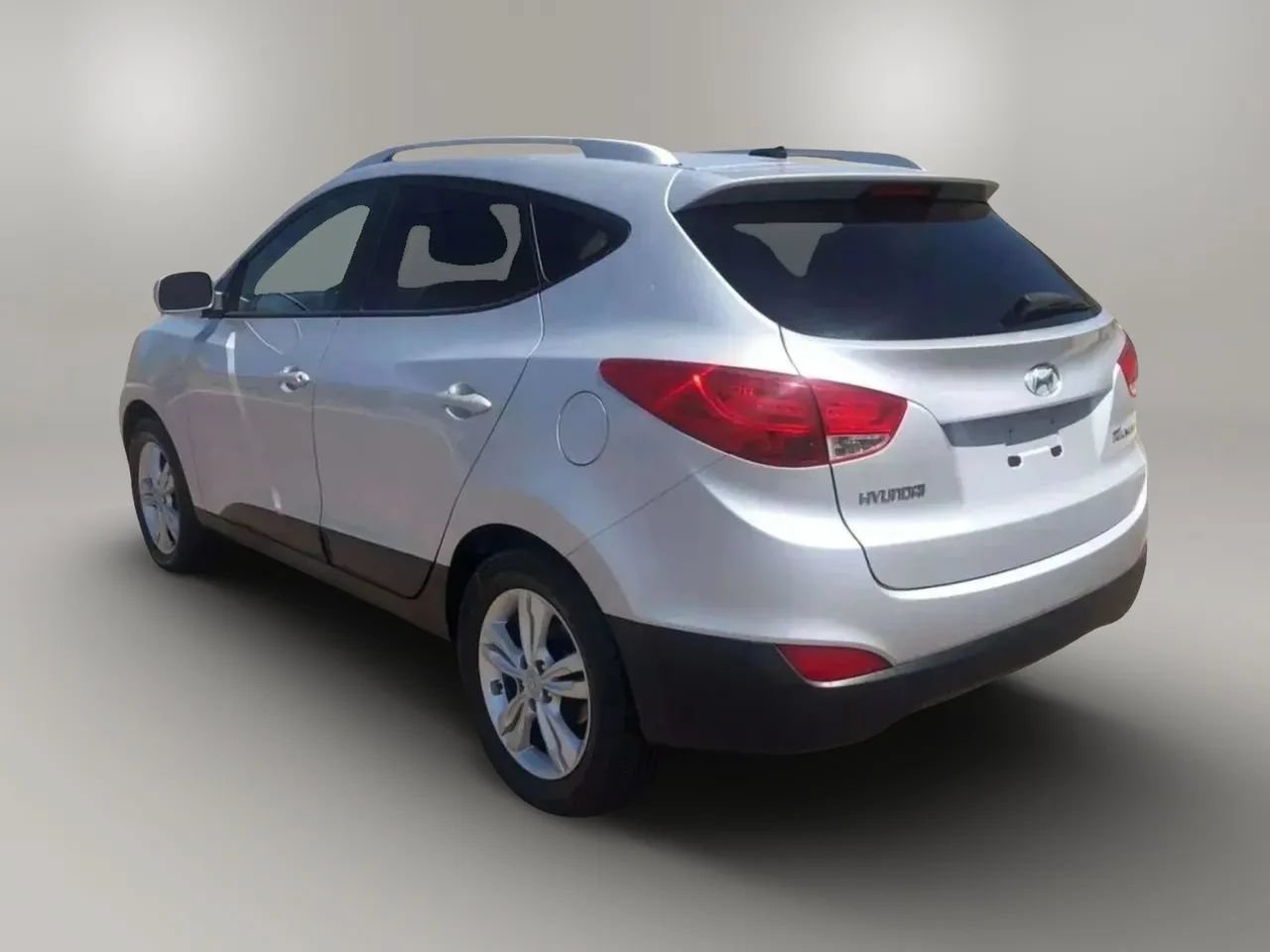 Used 2011 Hyundai Tucson GLS FWD image 4