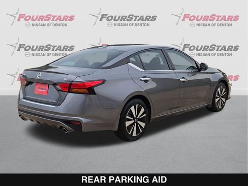 Used 2021 Nissan Altima 2.5 SV w/ SV Premium Package image 4
