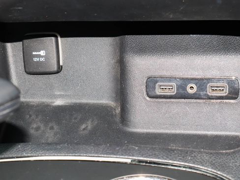 Used 2018 Dodge Durango R/T w/ Technology Group RWD image 27