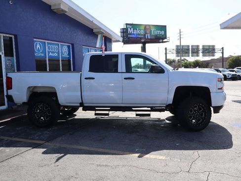 Used 2018 Chevrolet Silverado 1500 Custom w/ Custom Value Package AWD/4WD image 2
