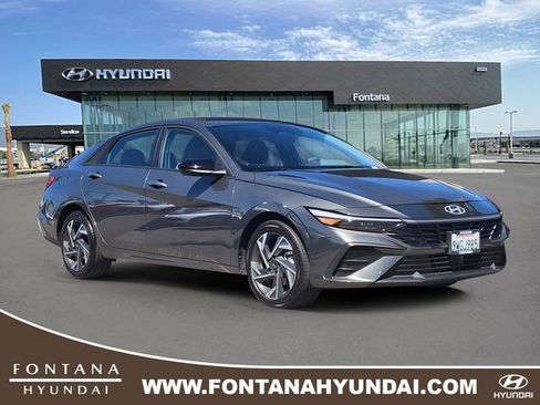 Certified 2025 Hyundai Elantra SEL FWD image 1