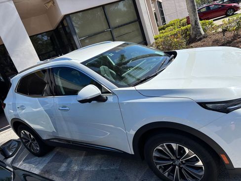 Used 2024 Buick Envision Preferred AWD/4WD image 2