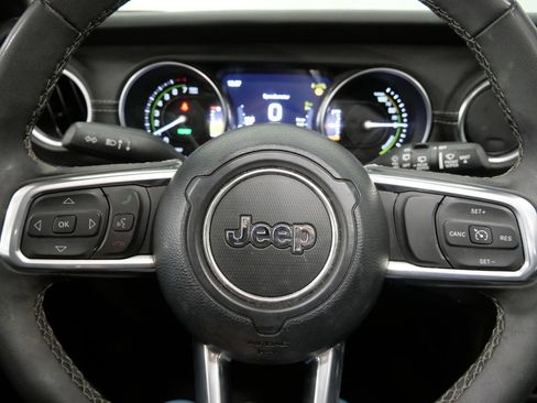 Used 2023 Jeep Wrangler Unlimited Sahara w/ Cold Weather Group AWD/4WD image 17