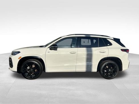 New 2026 Volkswagen Tiguan SE R-Line FWD image 2