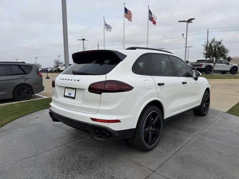 Used 2018 Porsche Cayenne S image 6