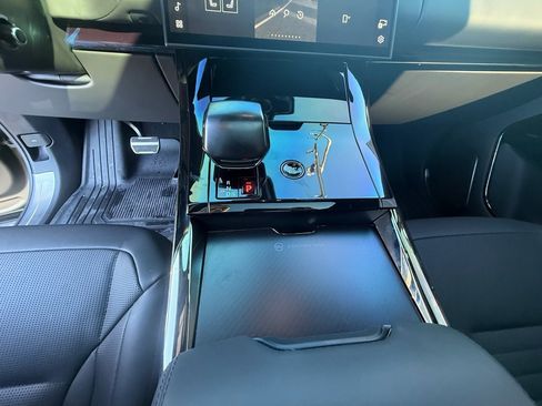 Used 2024 Land Rover Range Rover Sport SV Edition One Carbon Bronze image 17