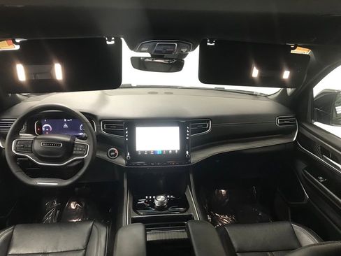 Used 2024 Jeep Wagoneer Series II image 29