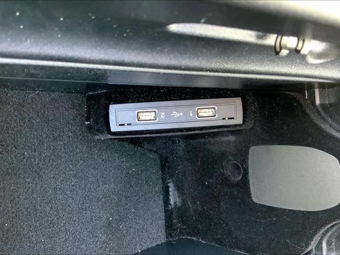 Used 2016 Mercedes-Benz E 350 4MATIC Sedan image 31