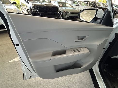 Used 2024 Hyundai Kona SE image 45