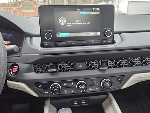 Certified 2025 Honda Accord SE image 18