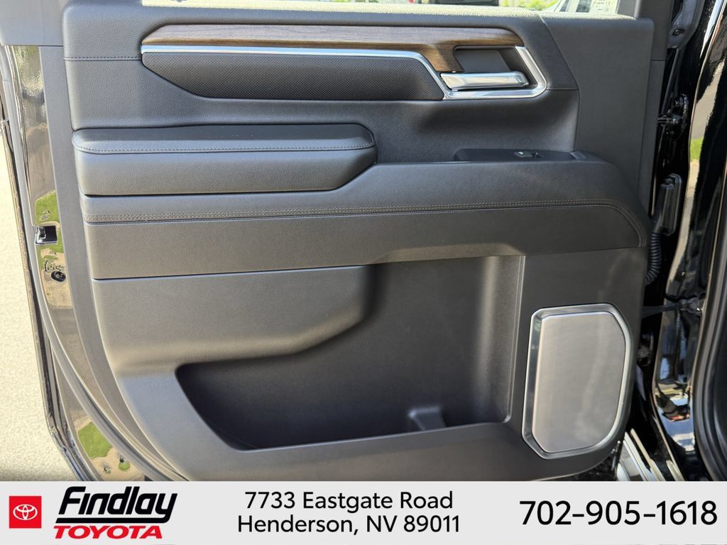 Used 2024 Chevrolet Silverado 3500 High Country w/ Technology Package AWD/4WD image 19