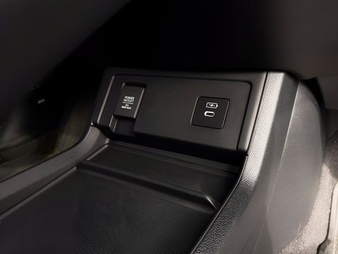 Used 2025 Acura RDX SH-AWD image 16