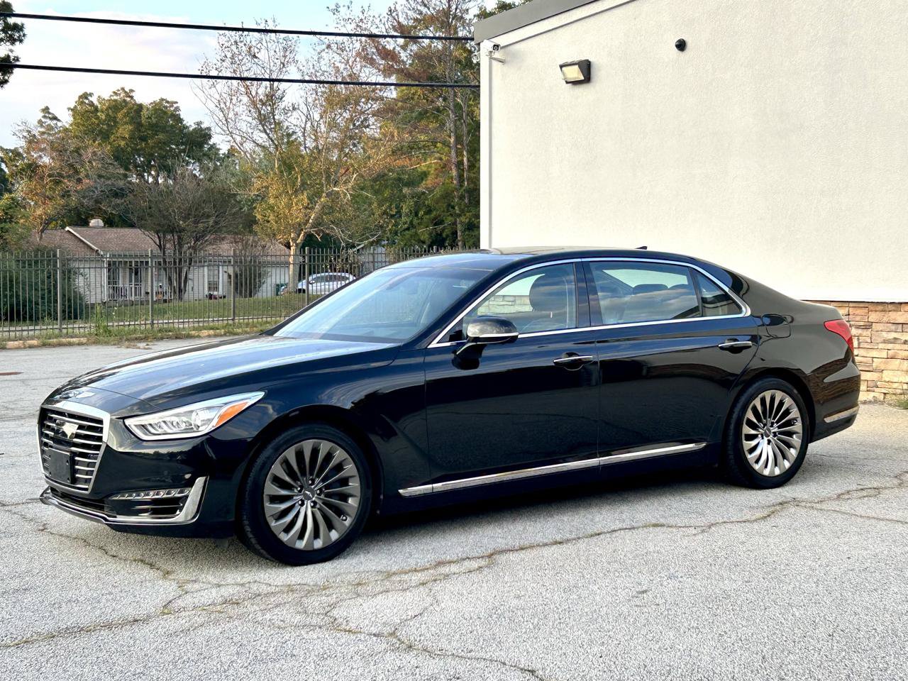Used 2017 Genesis G90 5.0 Ultimate AWD/4WD image 5