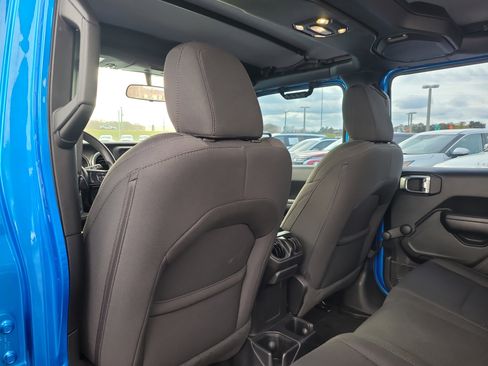 Used 2021 Jeep Gladiator Sport w/ Trailer Tow Package image 13