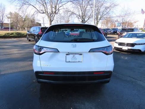 Certified 2023 Honda HR-V LX image 5
