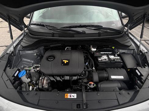Used 2025 Kia Soul LX w/ LX Technology Package FWD image 30