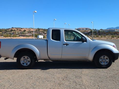 Used 2013 Nissan Frontier S image 2