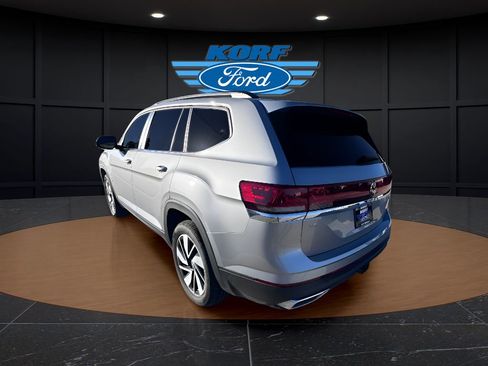 Used 2025 Volkswagen Atlas SE image 3