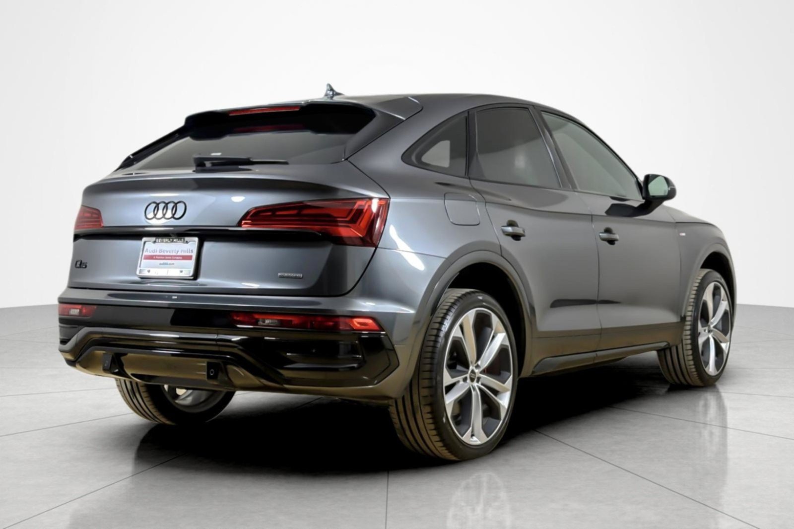 Used 2024 Audi Q5 2.0T Premium Plus w/ Premium Plus Package AWD/4WD image 5
