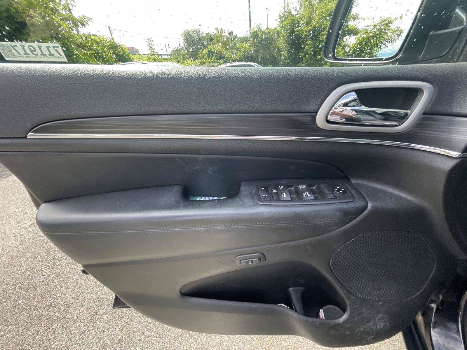 Used 2021 Jeep Grand Cherokee Limited w/ Sun & Sound Group AWD/4WD image 12
