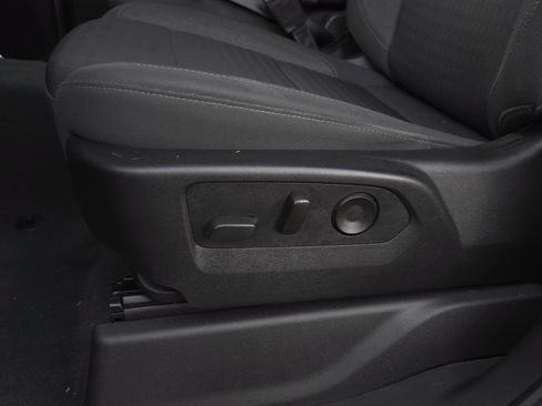 Used 2022 Chevrolet Silverado 1500 LT image 12