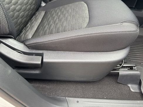 Used 2024 Nissan Pathfinder SV image 22