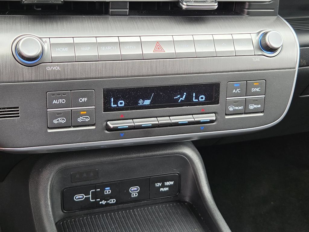 Used 2024 Hyundai Kona SEL AWD/4WD image 42