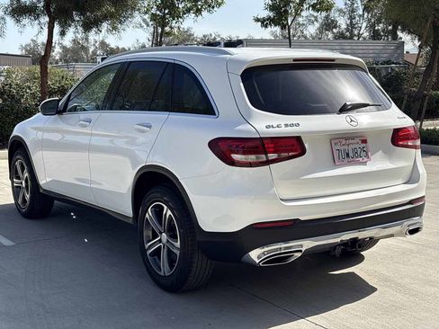 Used 2017 Mercedes-Benz GLC 300 4MATIC image 4