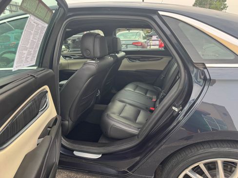 Used 2013 Cadillac XTS Platinum AWD/4WD image 5