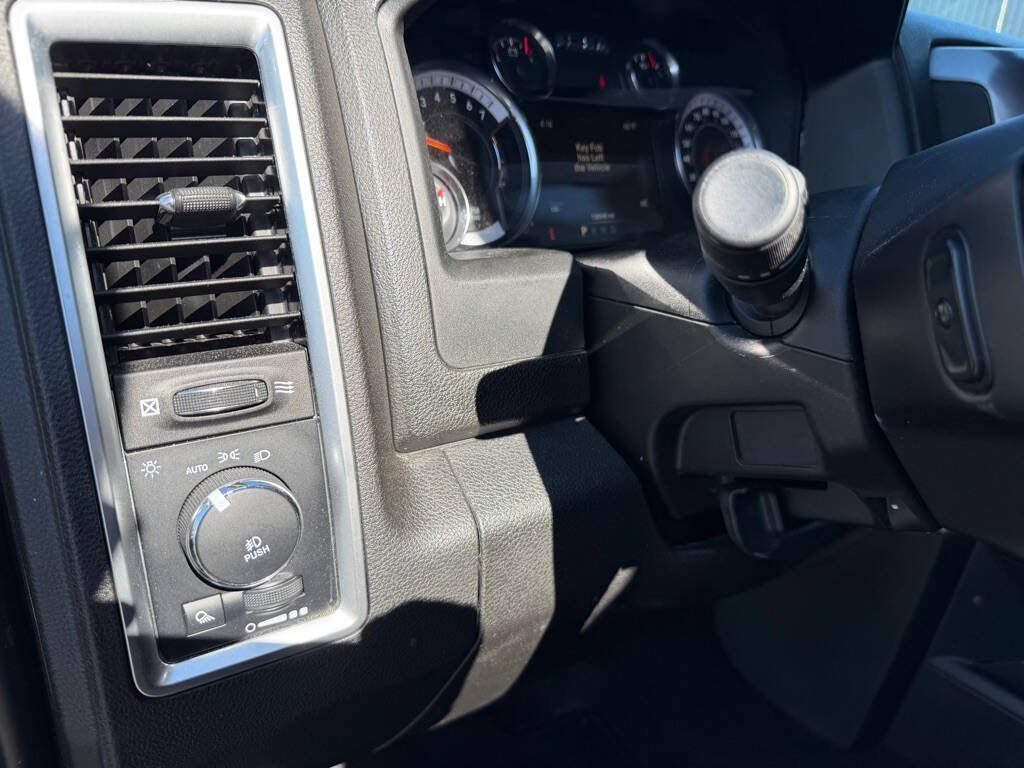 Used 2022 RAM 1500 Classic SLT w/ Electronics Convenience Group AWD/4WD image 19