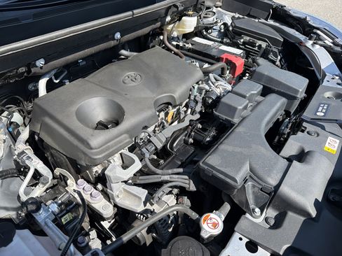 Certified 2025 Toyota RAV4 XLE FWD image 22