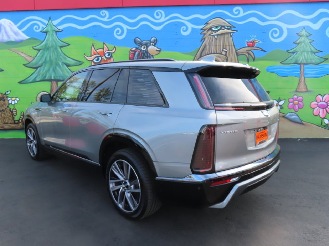 Certified 2026 Cadillac Vistiq Sport w/ LPO, Floor Liner Package AWD/4WD image 7
