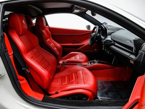 Used 2015 Ferrari 458 Italia Coupe image 52