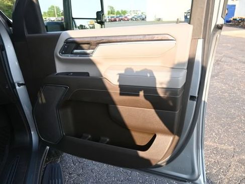 Used 2024 Chevrolet Silverado 3500 LTZ AWD/4WD image 11
