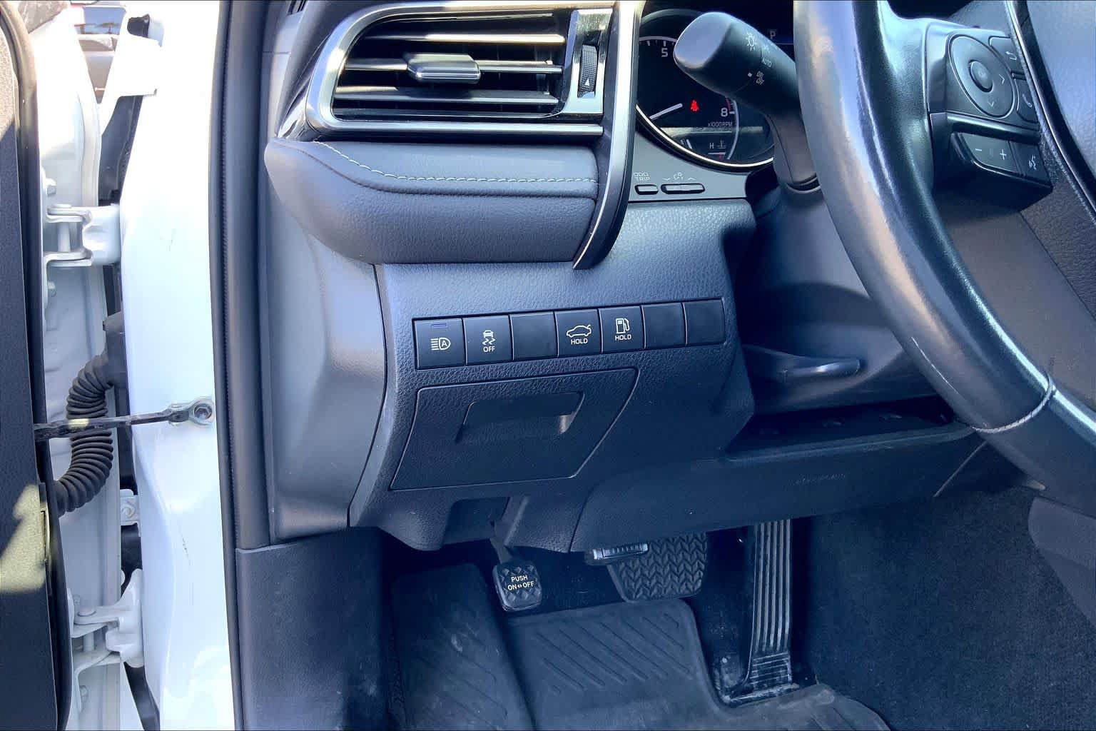Used 2024 Toyota Camry SE FWD image 33