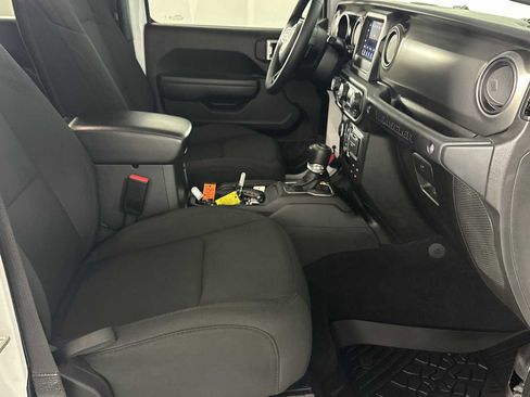 Used 2023 Jeep Wrangler Unlimited image 16