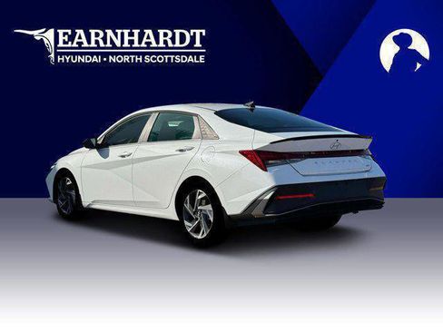 New 2025 Hyundai Elantra SEL image 5