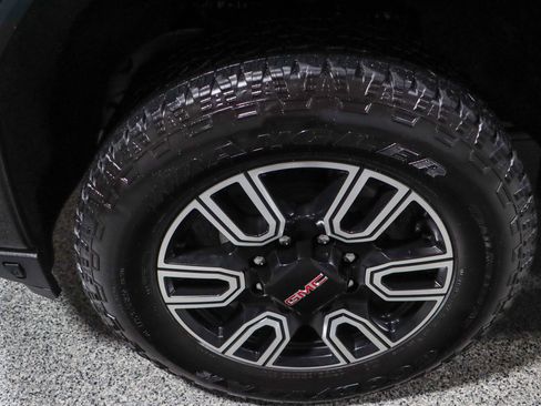 Used 2022 GMC Sierra 2500 AT4 w/ Gooseneck/5TH Wheel Package image 11