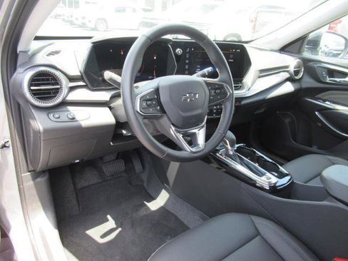 Used 2026 Chevrolet Trax ACTIV w/ Driver Confidence Package FWD image 17