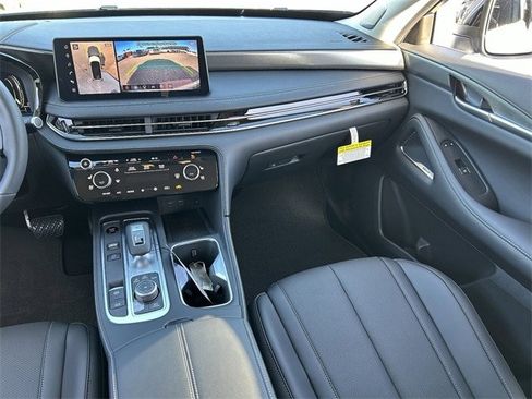 New 2026 INFINITI QX60 Luxe image 18