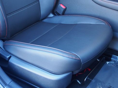 Used 2024 Nissan Sentra SR w/ SR Premium Package image 12