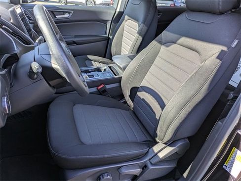 Used 2021 Ford Edge SE image 14