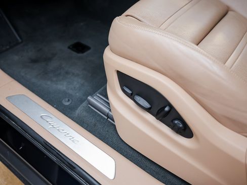 Certified 2022 Porsche Cayenne E-Hybrid image 14