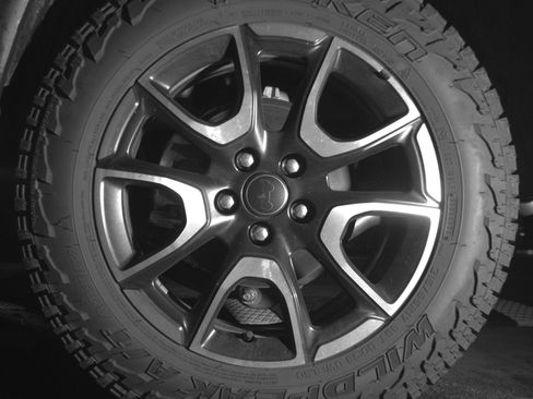 Used 2025 Jeep Compass Trailhawk image 14