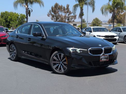 New 2026 BMW 330i Sedan w/ Convenience Package RWD image 2