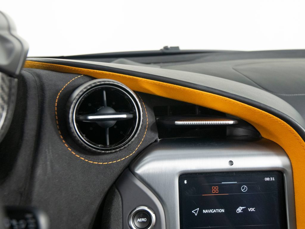 Used 2024 McLaren 750S Spider RWD image 25