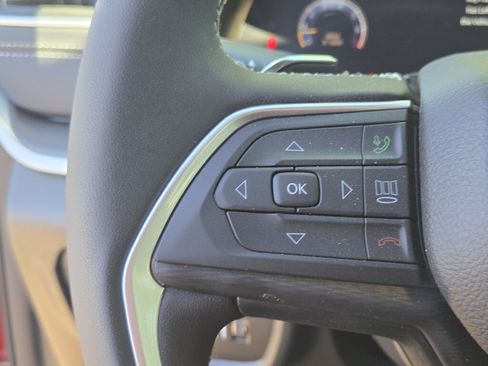 Used 2026 Jeep Grand Cherokee Laredo X AWD/4WD image 19