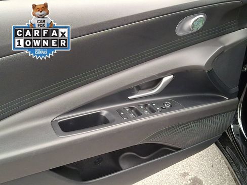 Used 2023 Hyundai Elantra SEL FWD image 14