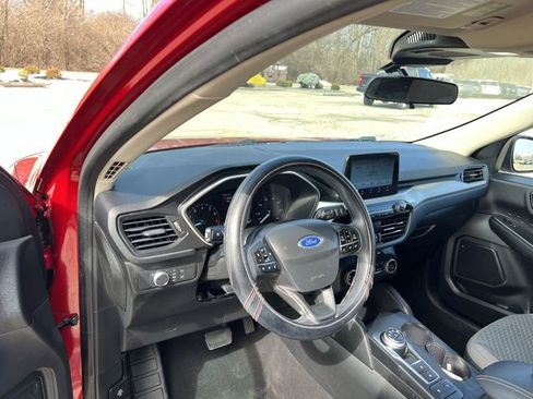 Used 2020 Ford Escape SE image 10