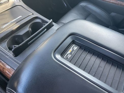 Used 2016 Chevrolet Suburban LTZ image 33